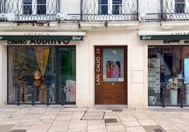 Fachada de la Óptica Izamil.