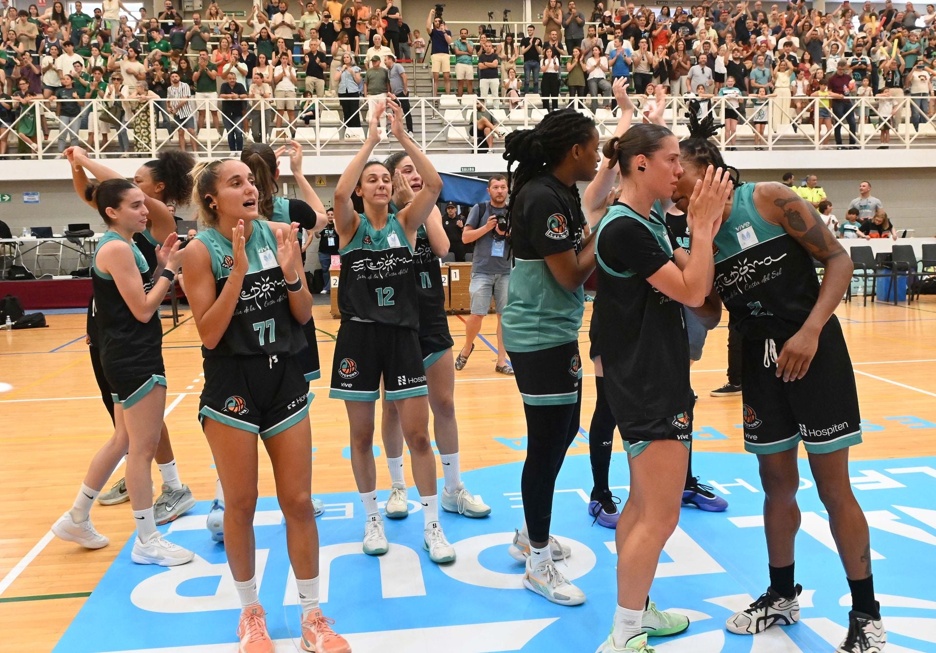 Las mejores imágenes de la victoria del CAB Estepona y su ascenso a la élite del baloncesto femenino español
