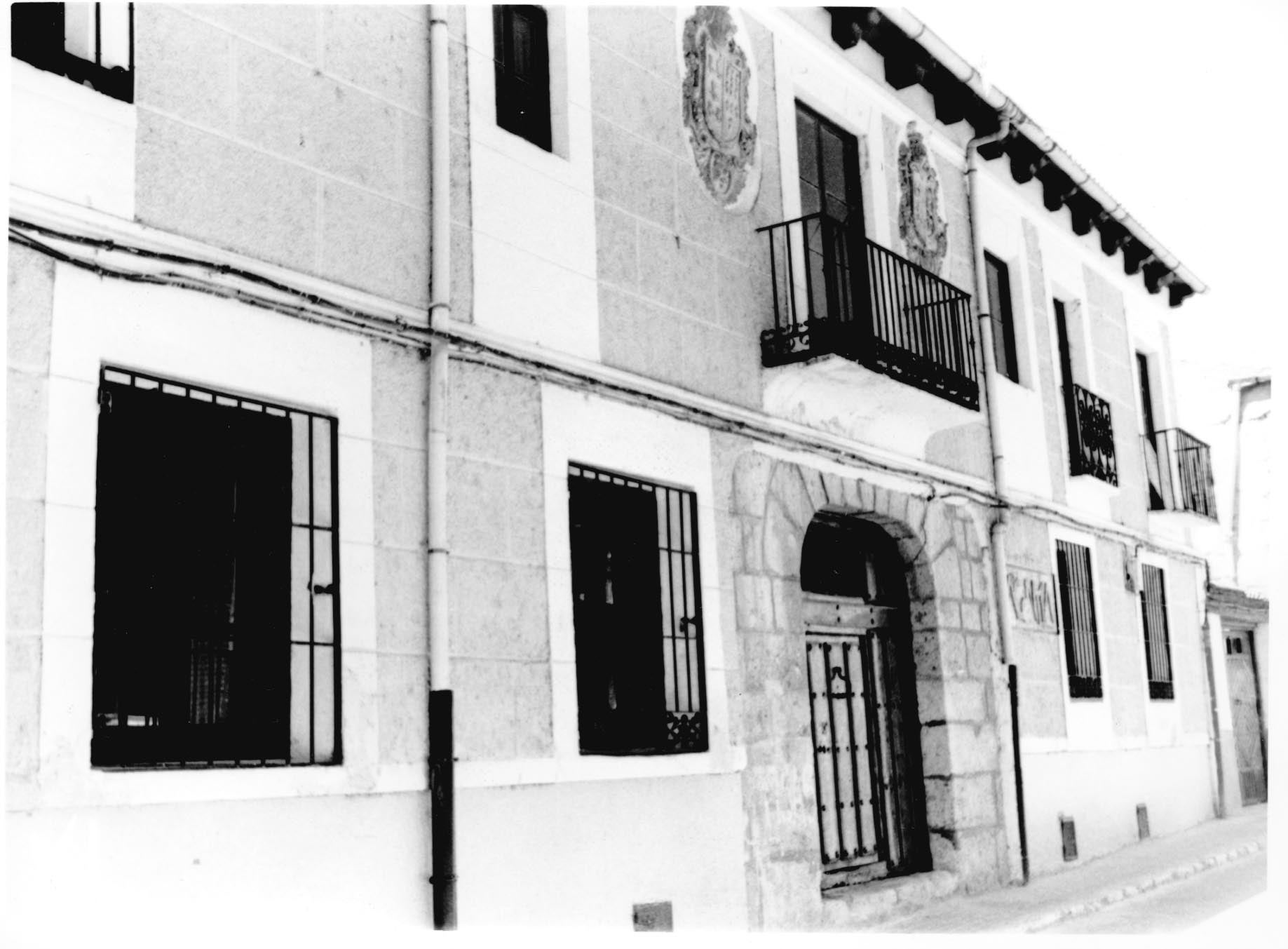 Entrada del Colegio Rural. Julio de 1993.