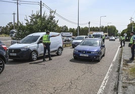 Control de la Policía Nacional Repúblicada en la frontera.