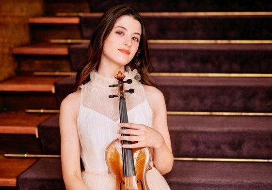 María Dueñas, la granadina que triunfa en todo el mundo.