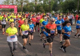 Los participantes tomando la salida.