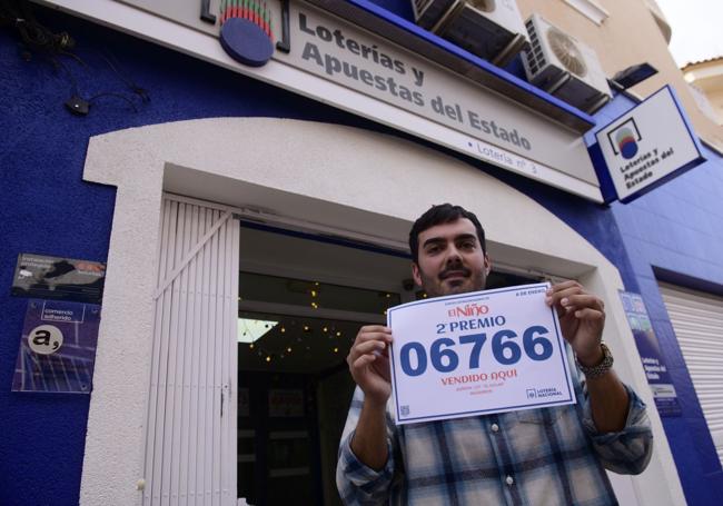 Loterías El Dólar también repartió un pellizco del segundo.