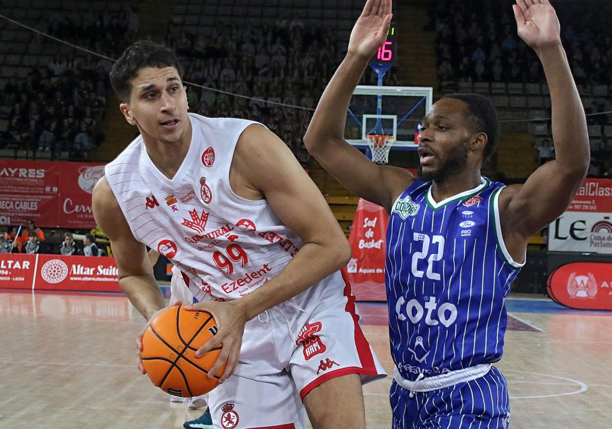 Fares Ochi, en un partido con la Cultural.