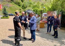 Visita de representantes políticos y de la UME.