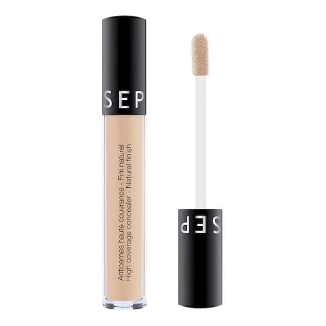 Compra aquí . Es el corrector perfecto para cubrir ojeras e imperfecciones ya que su alta cobertura y su textura fluida proporciona un acabado súper natural que difumina y uniformiza el tono. ¿Lo mejor? Es no comedogénico, apto para todo tipo de pieles y su larga duración lo mantiene intacto todo el día sin pliegues.