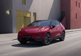 El 02 cuenta con un motor de 272 CV.
