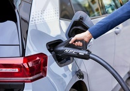 Recarga de un coche eléctrico