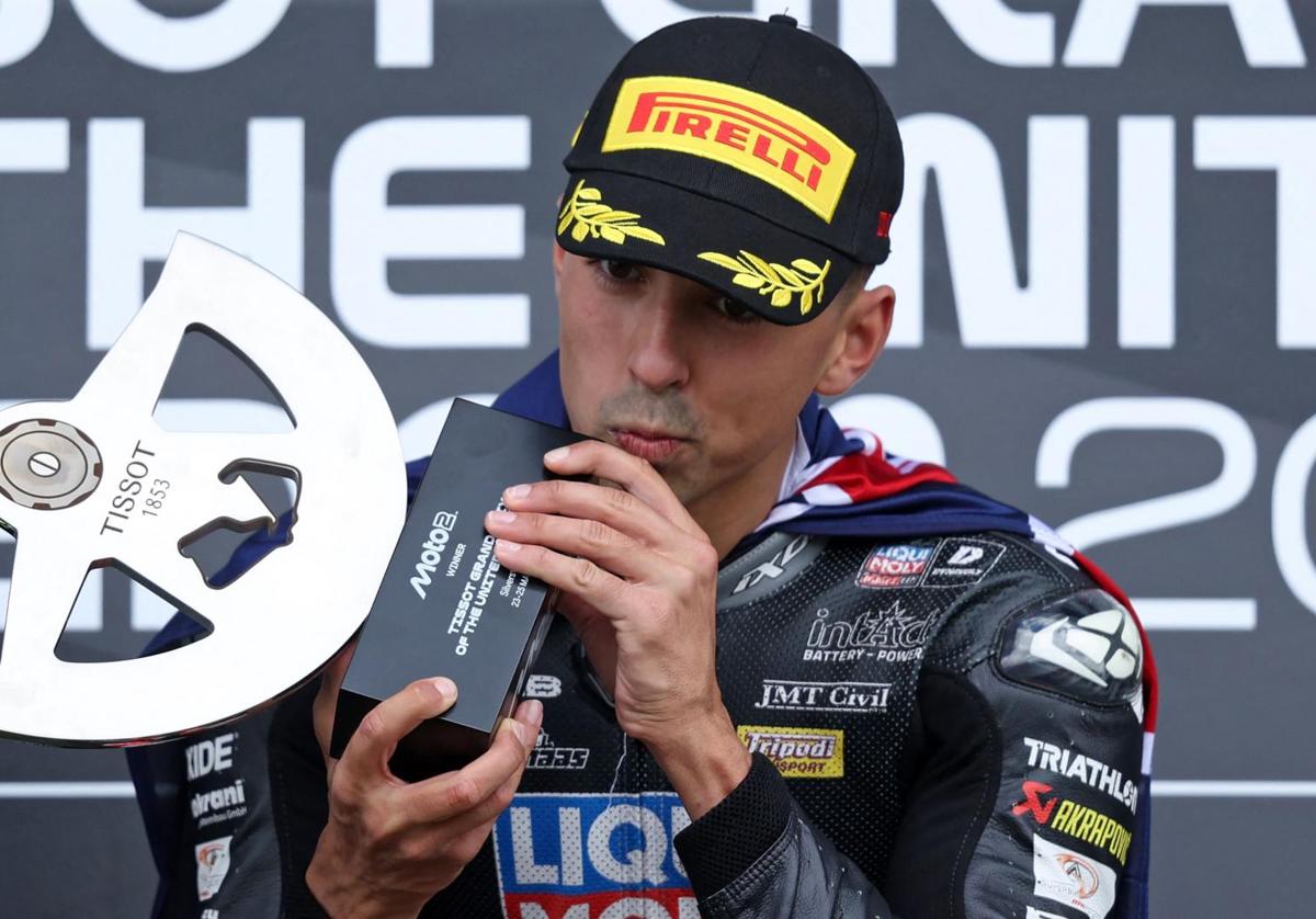 El australiano Senna Agius dominó en la carrera de la categoría intermedia en Silverstone.