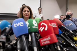 Leire Díez convoca rueda de prensa y Victor de Aldama aparece por sorpresa