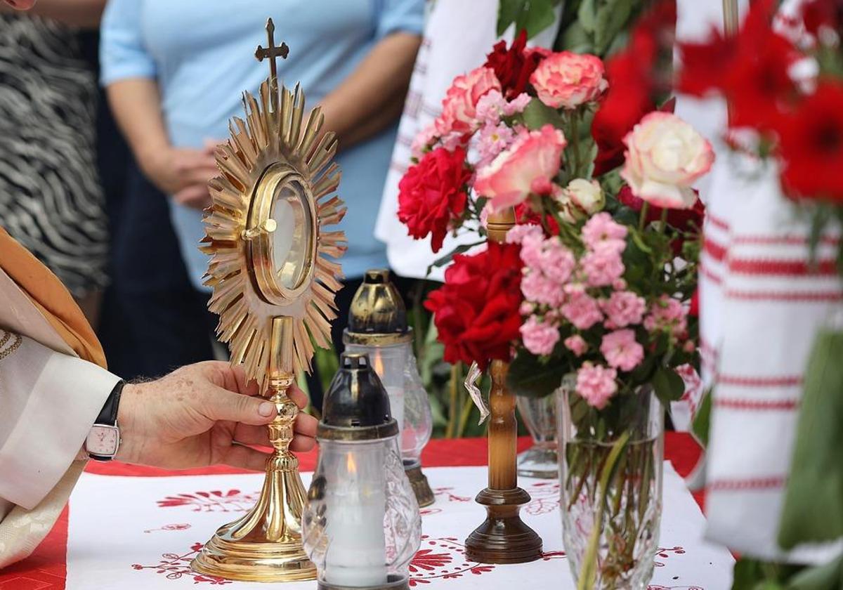 Benalmádena to decorate its streets to celebrate Corpus Christi