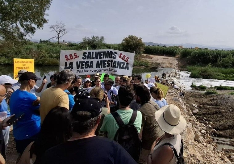 Demonstrators hold up progress on future Guadalhorce river wastewater plant